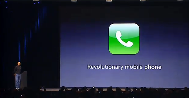 شاهد ستيف جوبز وهو يقدم للعالم أول iPhone