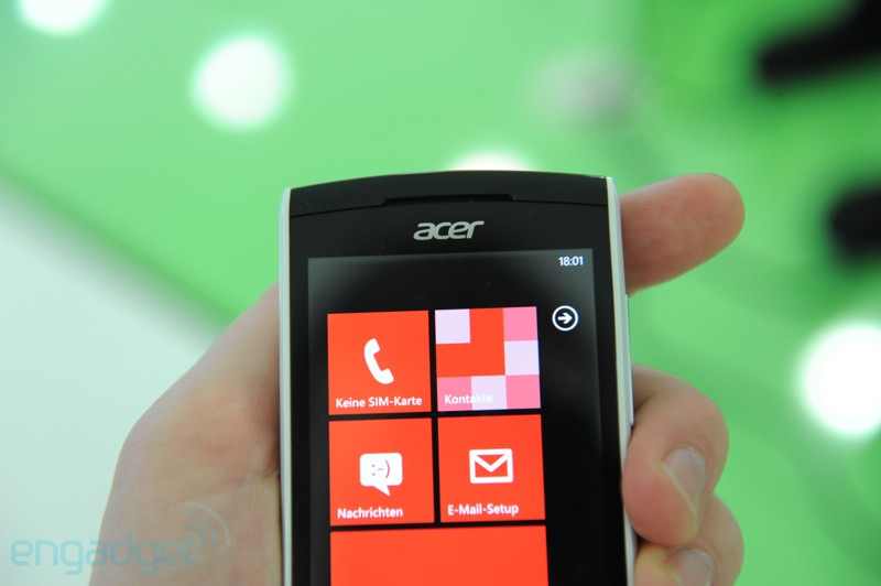 نظره علي الهاتف Acer W4 بنظام ويندوز فون مانجو